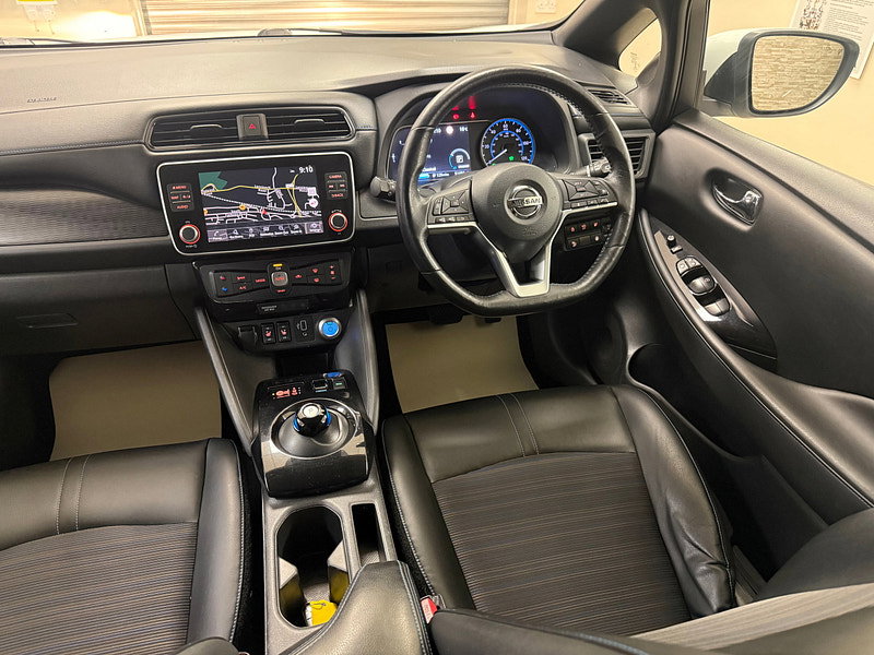 Nissan Leaf 40kWh N-Connecta Hatchback 5dr Electric Auto (150 ps)