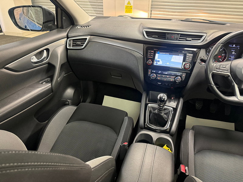 Nissan Qashqai 1.5 dCi N-Connecta SUV 5dr Diesel Manual Euro 6 (s/s) (115 ps)