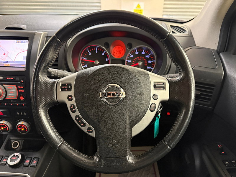 Nissan X-Trail 2.0 dCi Tekna SUV 5dr Diesel Manual 4WD Euro 4 (173 ps)