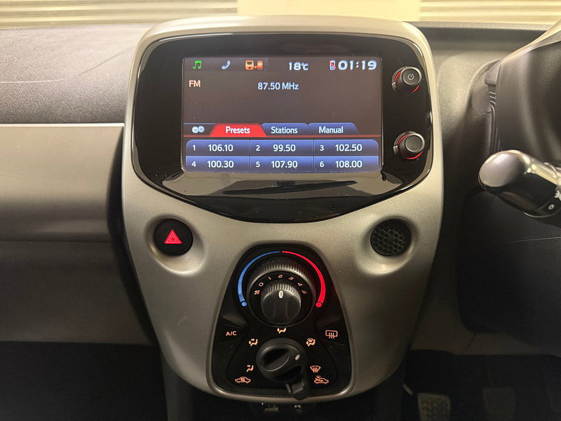 Peugeot 108 1.0 VTi Active Hatchback 3dr Petrol Manual Euro 5 Euro 5 (68 ps)
