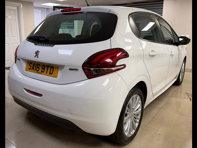 Peugeot 208 1.2 PureTech XS Lime Hatchback 5dr Petrol Manual Euro 6 (82 ps)