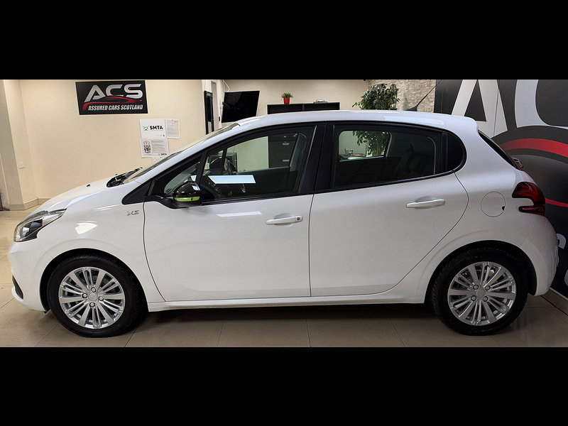 Peugeot 208 1.2 PureTech XS Lime Hatchback 5dr Petrol Manual Euro 6 (82 ps)