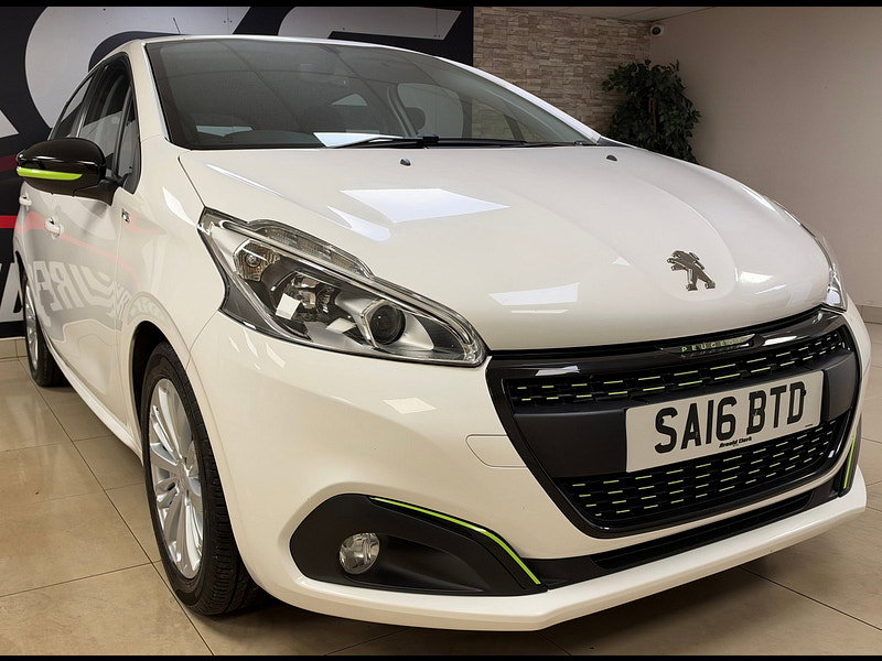 Peugeot 208 1.2 PureTech XS Lime Hatchback 5dr Petrol Manual Euro 6 (82 ps)
