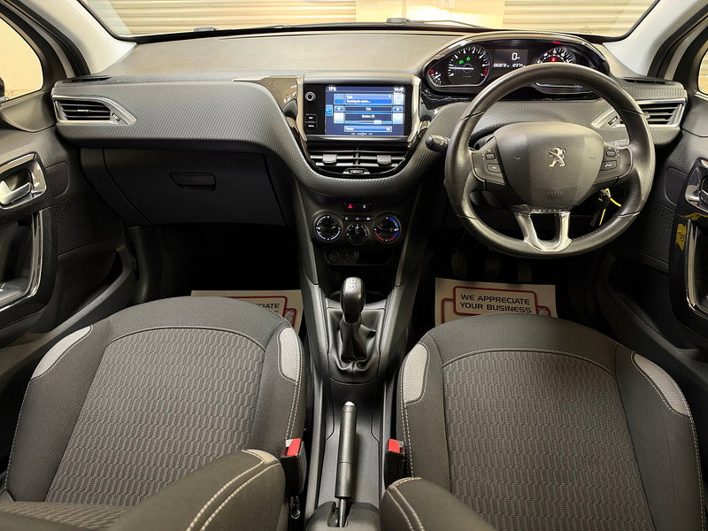 Peugeot 208 1.2 PureTech XS Lime Hatchback 5dr Petrol Manual Euro 6 (82 ps)