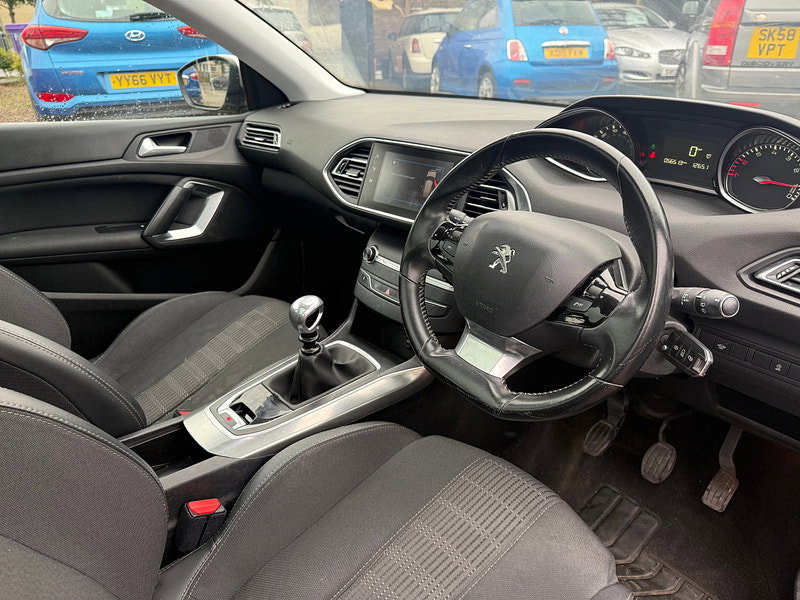 Peugeot 308 1.2 PureTech GPF Allure Hatchback 5dr Petrol Manual Euro 6 (s/s) (130 ps)