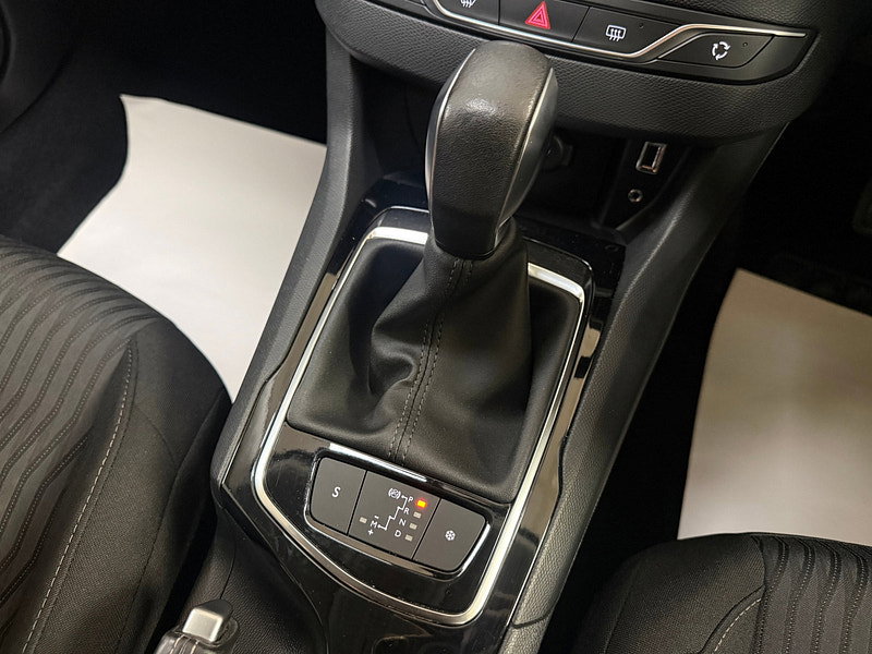 Peugeot 308 SW 1.2 PureTech Active Estate 5dr Petrol EAT Euro 6 (s/s) (130 ps)