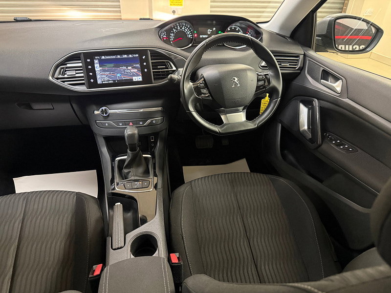 Peugeot 308 SW 1.2 PureTech Active Estate 5dr Petrol EAT Euro 6 (s/s) (130 ps)