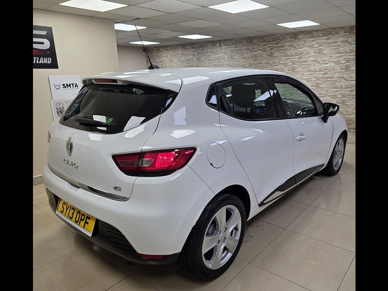 Renault Clio 1.5 dCi Dynamique MediaNav Hatchback 5dr Diesel Manual Euro 5 (s/s) (90 ps)