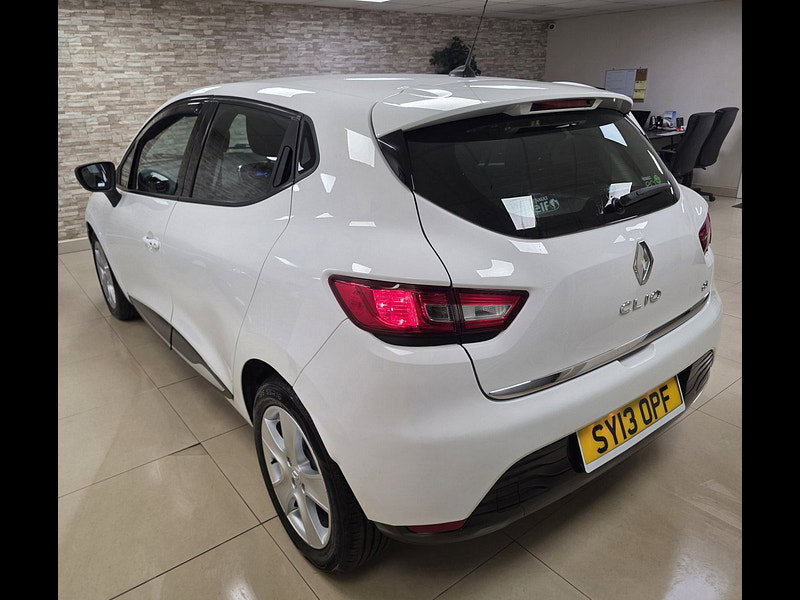 Renault Clio 1.5 dCi Dynamique MediaNav Hatchback 5dr Diesel Manual Euro 5 (s/s) (90 ps)