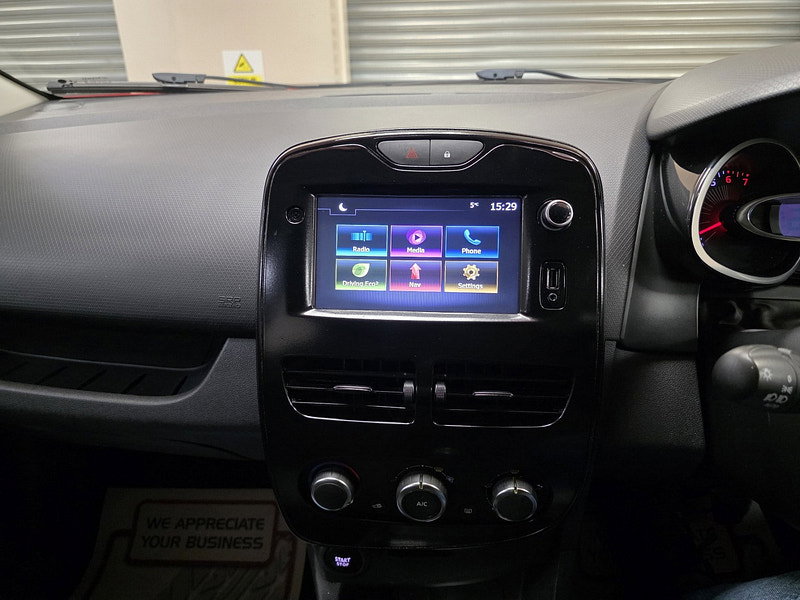 Renault Clio 1.2 16V Dynamique Nav Hatchback 5dr Petrol Manual Euro 6 (75 ps)