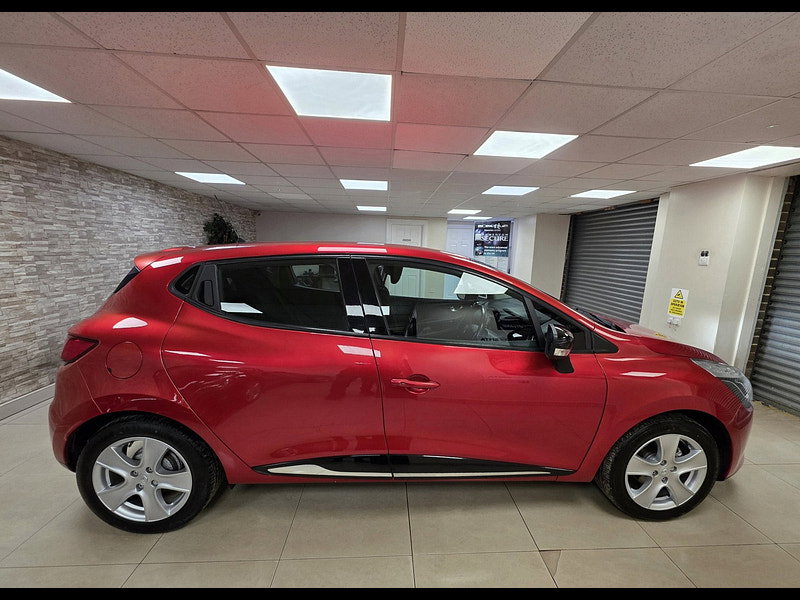 Renault Clio 1.2 16V Dynamique Nav Hatchback 5dr Petrol Manual Euro 6 (75 ps)