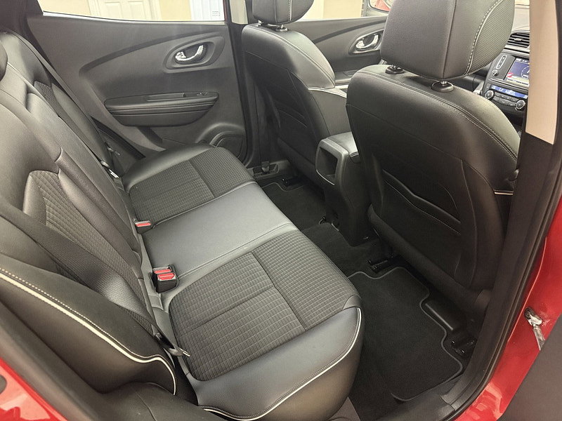 Renault Kadjar 1.2 TCe Signature Nav SUV 5dr Petrol Manual Euro 6 (s/s) (130 ps)