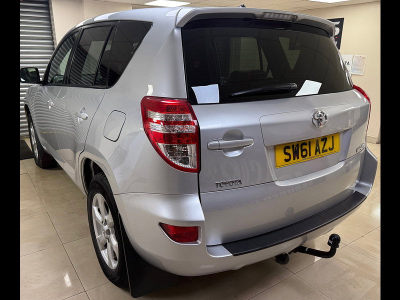 Toyota RAV4 2.2 D-4D XT-R SUV 5dr Diesel Manual 4WD Euro 5 (150 ps)