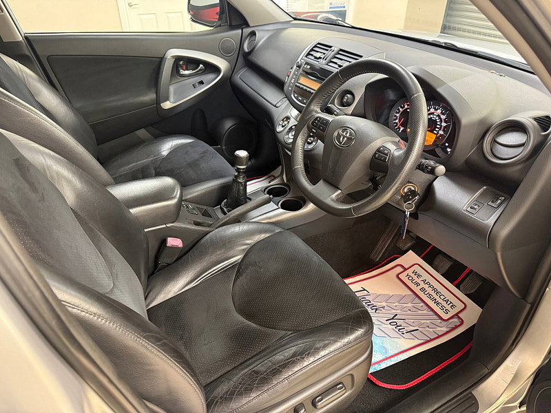 Toyota RAV4 2.2 D-4D XT-R SUV 5dr Diesel Manual 4WD Euro 5 (150 ps)