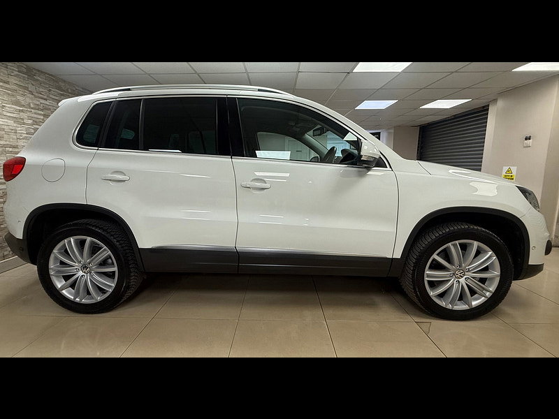 Volkswagen Tiguan 2.0 TDI BlueMotion Tech Match Edition SUV 5dr Diesel Manual 4WD Euro 6 (s/s) (150 ps)
