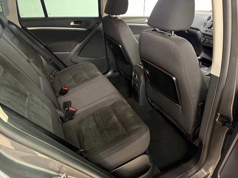 Volkswagen Tiguan 2.0 TDI BlueMotion Tech Match SUV 5dr Diesel DSG 4WD Euro 5 (s/s) (140 ps)