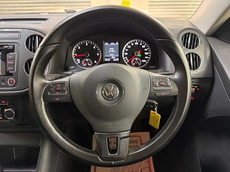 Volkswagen Tiguan 2.0 TDI BlueMotion Tech Match SUV 5dr Diesel DSG 4WD Euro 5 (s/s) (140 ps)