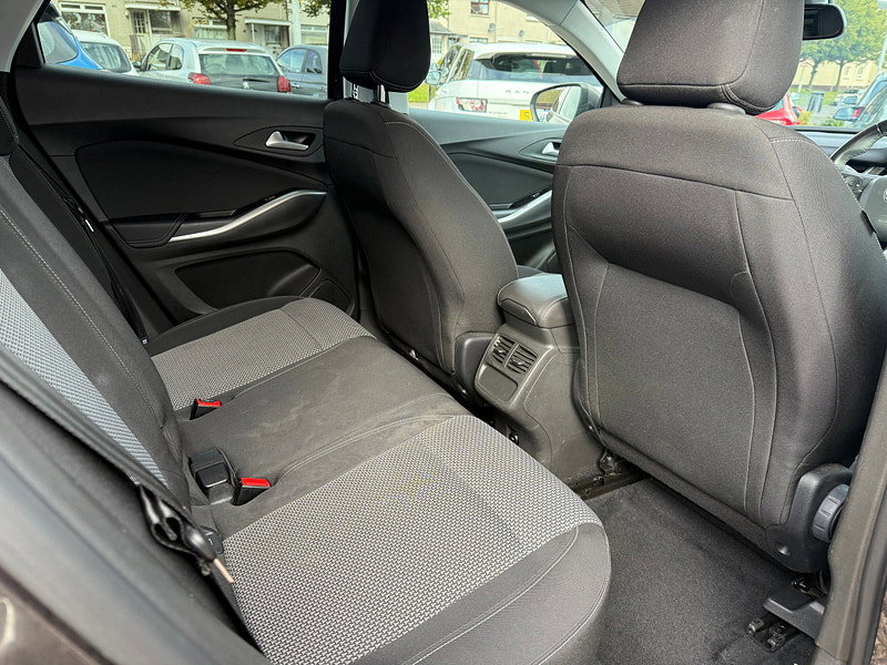 Vauxhall Grandland X 1.2 Turbo SE SUV 5dr Petrol Auto 8Spd Euro 6 (s/s) (130 ps)