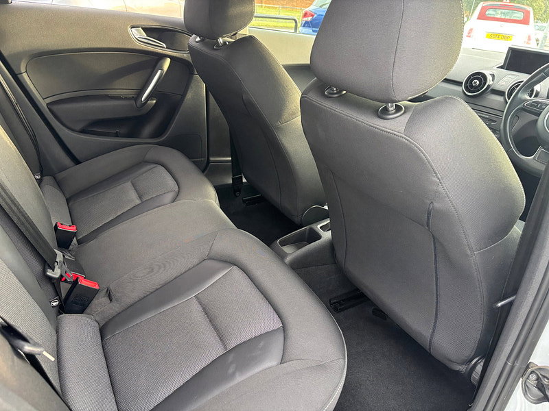 Audi A1 1.6 TDI Sport Sportback 5dr Diesel Manual Euro 5 (s/s) (105 ps)