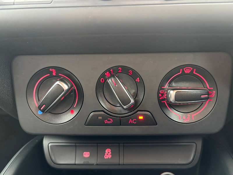 Audi A1 1.6 TDI Sport Sportback 5dr Diesel Manual Euro 5 (s/s) (105 ps)