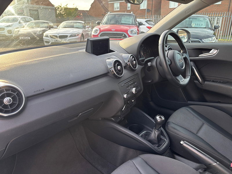 Audi A1 1.6 TDI Sport Sportback 5dr Diesel Manual Euro 5 (s/s) (105 ps)