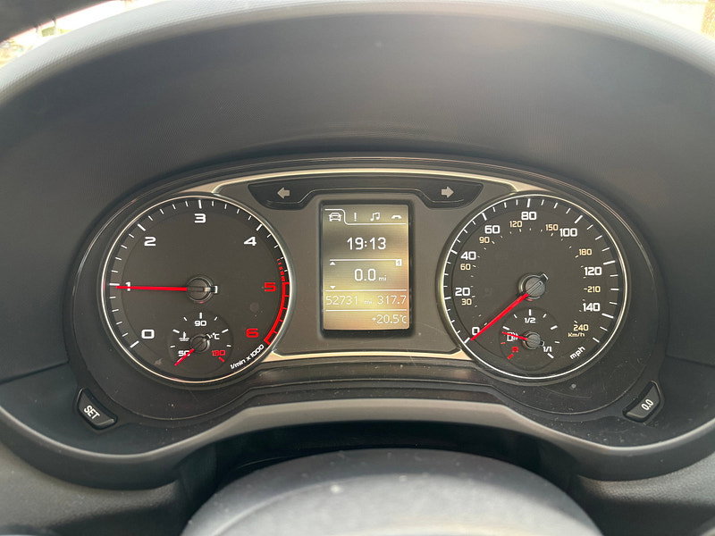 Audi A1 1.6 TDI Sport Sportback 5dr Diesel Manual Euro 5 (s/s) (105 ps)