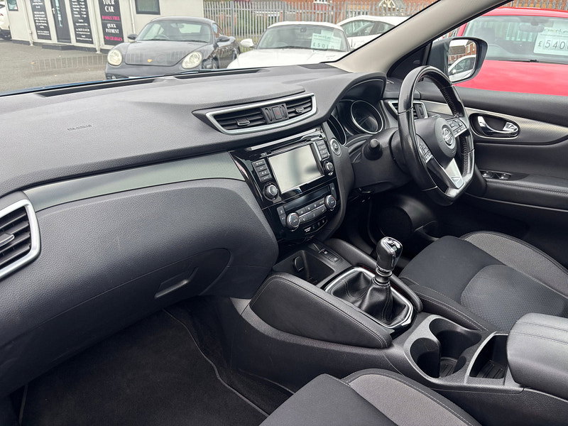 Nissan Qashqai 1.5 dCi N-Connecta SUV 5dr Diesel Manual Euro 6 (s/s) (115 ps)