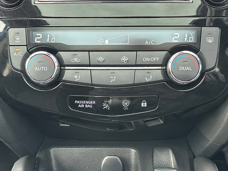 Nissan Qashqai 1.5 dCi N-Connecta SUV 5dr Diesel Manual Euro 6 (s/s) (115 ps)