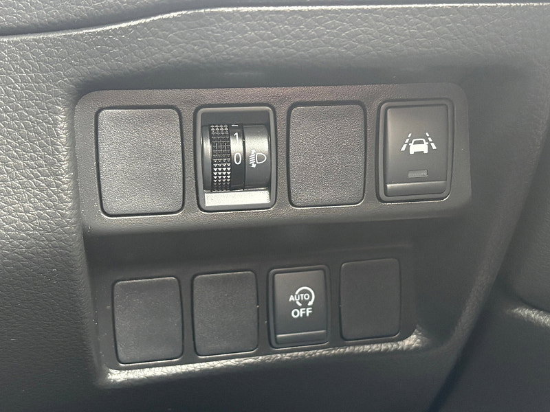 Nissan Qashqai 1.5 dCi N-Connecta SUV 5dr Diesel Manual Euro 6 (s/s) (115 ps)