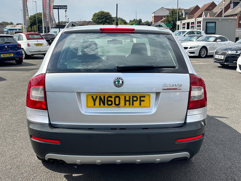 Skoda Octavia 2.0 TDI Scout Estate 5dr Diesel Manual 4WD Euro 5 (140 ps)