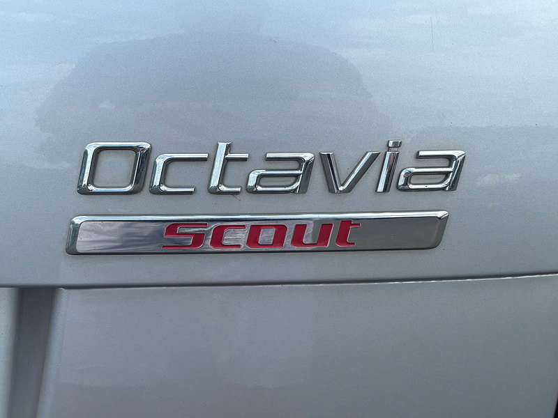 Skoda Octavia 2.0 TDI Scout Estate 5dr Diesel Manual 4WD Euro 5 (140 ps)