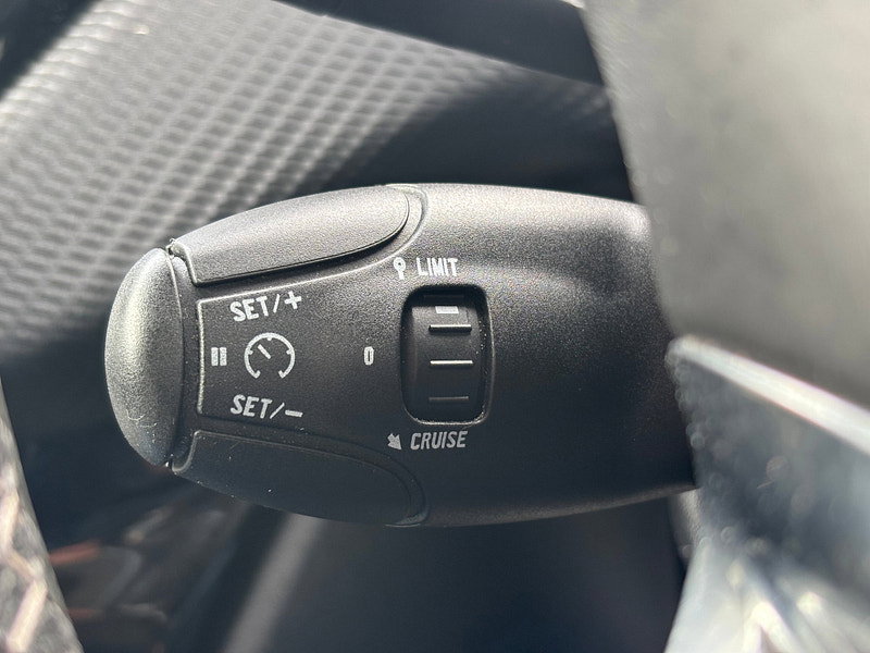 Peugeot 2008 1.6 e-HDi Allure SUV 5dr Diesel Manual Euro 5 (s/s) (115 ps)