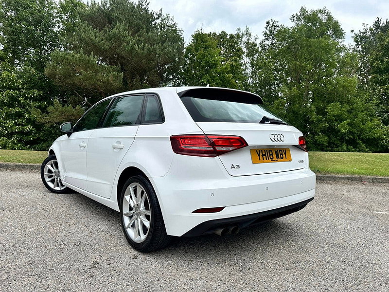 Audi A3 1.5 TFSI CoD SE Technik Sportback 5dr Petrol Manual Euro 6 (s/s) (150 ps)