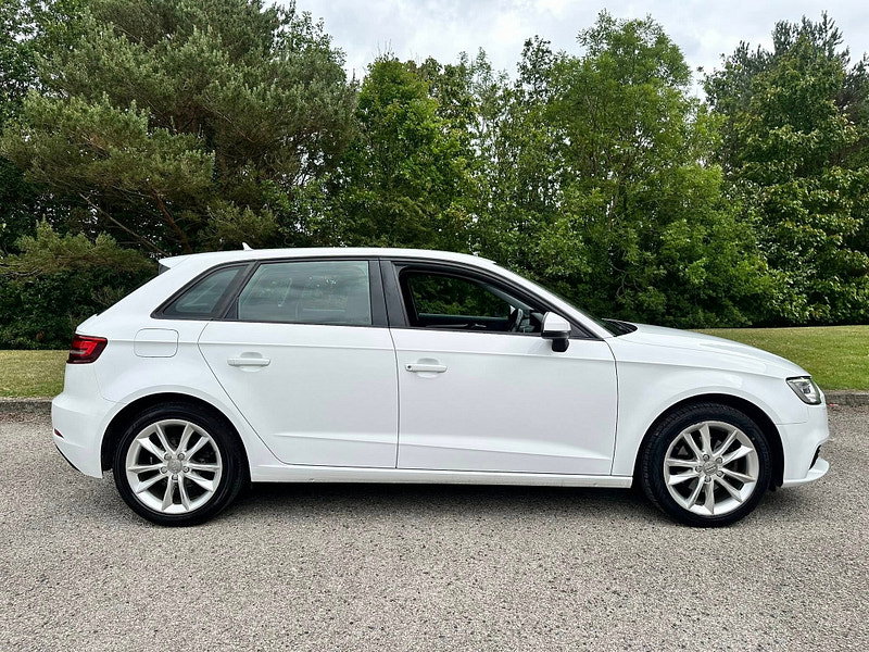Audi A3 1.5 TFSI CoD SE Technik Sportback 5dr Petrol Manual Euro 6 (s/s) (150 ps)