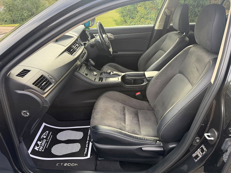 Lexus CT 1.8 200h Hatchback 5dr Petrol Hybrid E-CVT Euro 6 (s/s) (136 ps)