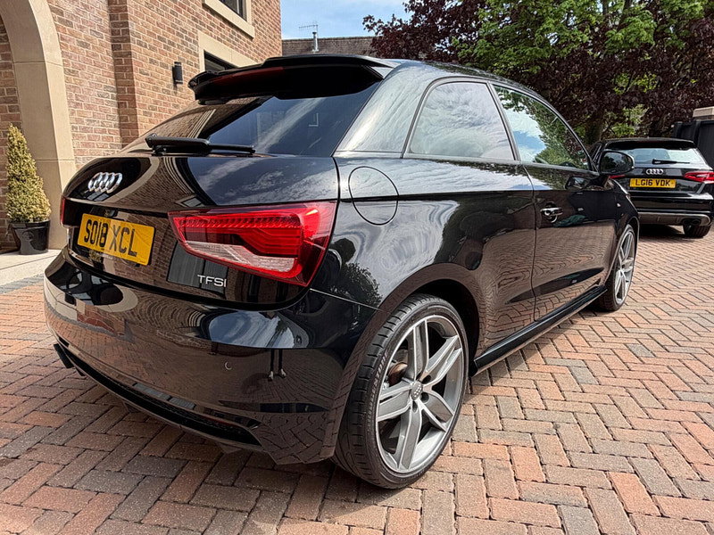 Audi A1 1.4 TFSI CoD Black Edition Hatchback 3dr Petrol S Tronic Euro 6 (s/s) (Nav) (150 ps)