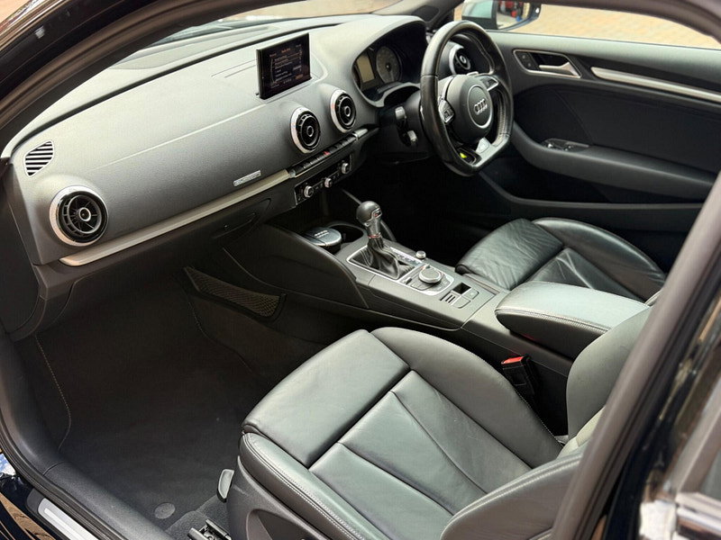 Audi S3 2.0 TFSI Hatchback 3dr Petrol S Tronic quattro Euro 6 (s/s) (Nav) (300 ps)