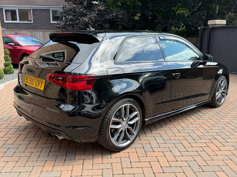 Audi S3 2.0 TFSI Hatchback 3dr Petrol S Tronic quattro Euro 6 (s/s) (Nav) (300 ps)