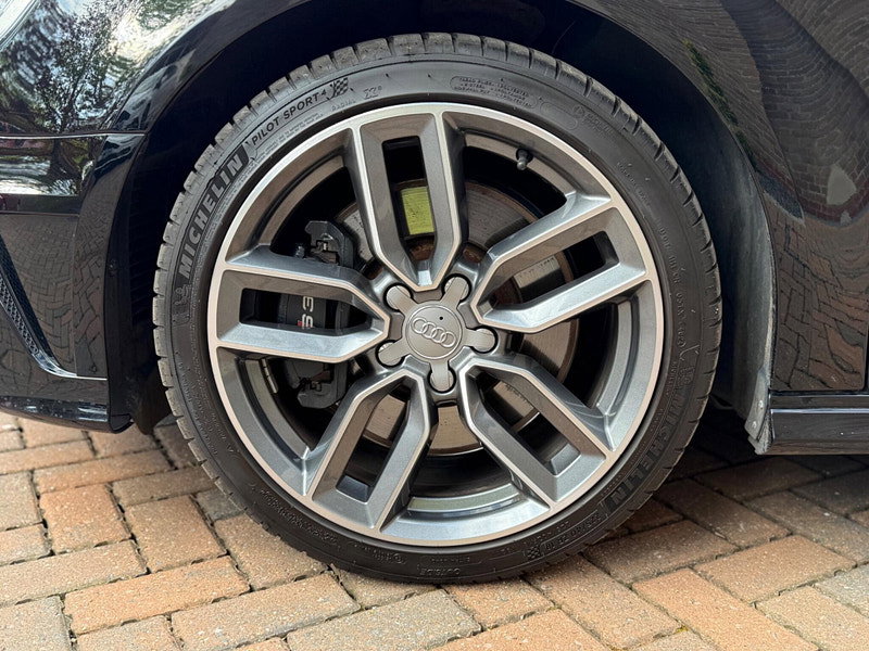 Audi S3 2.0 TFSI Hatchback 3dr Petrol S Tronic quattro Euro 6 (s/s) (Nav) (300 ps)