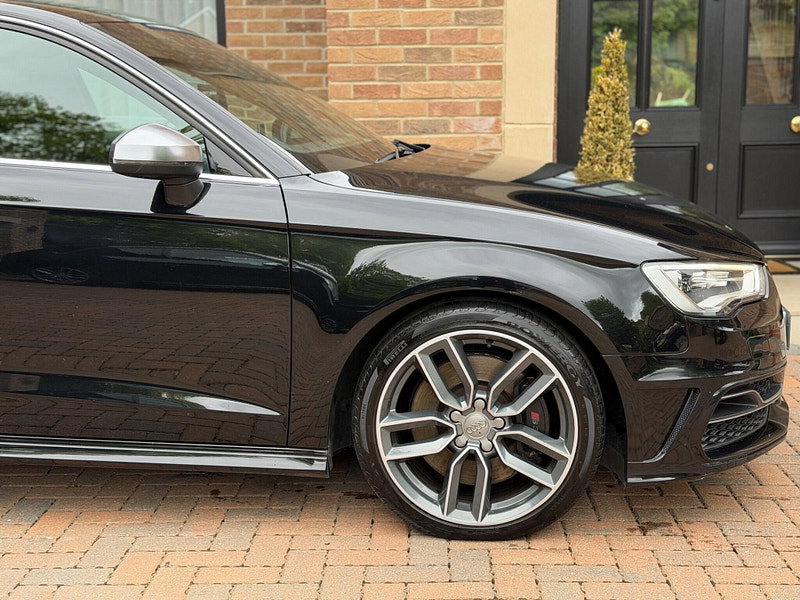 Audi S3 2.0 TFSI Sportback quattro Euro 6 (s/s) 5dr (Nav)