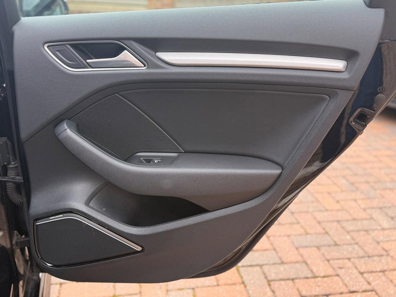 Audi S3 2.0 TFSI Sportback quattro Euro 6 (s/s) 5dr (Nav)