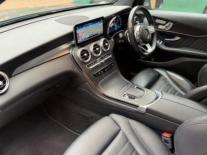 Mercedes-Benz GLC 2.0 GLC300 MHEV AMG Line (Premium Plus) G-Tronic+ 4MATIC Euro 6 (s/s) 5dr