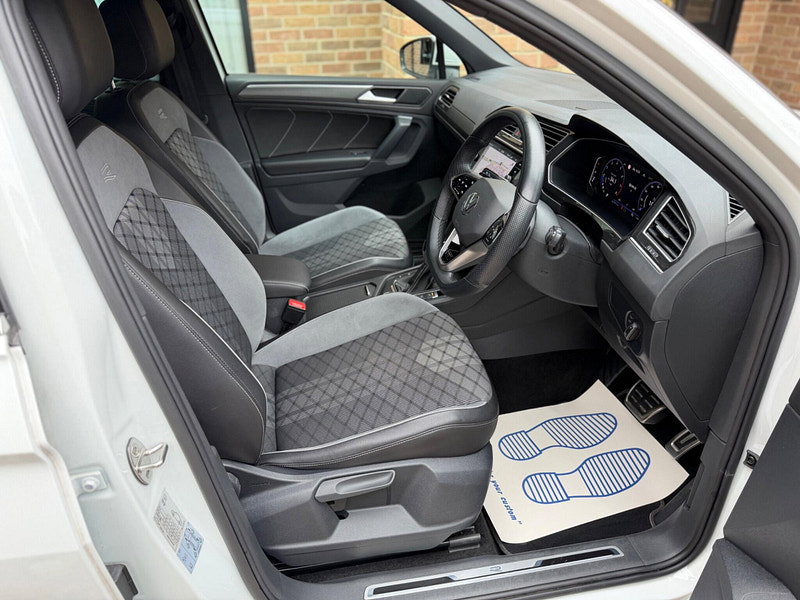 Volkswagen Tiguan 2.0 TSI R-Line SUV 5dr Petrol DSG 4Motion Euro 6 (s/s) (190 ps)
