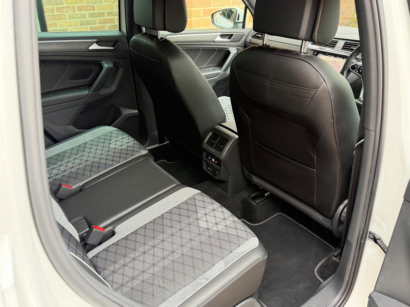 Volkswagen Tiguan 2.0 TSI R-Line SUV 5dr Petrol DSG 4Motion Euro 6 (s/s) (190 ps)