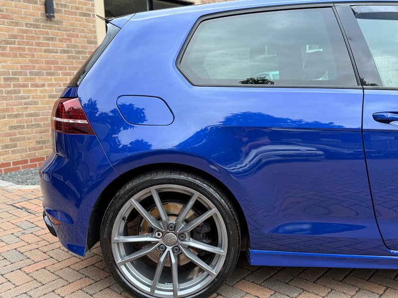 Volkswagen Golf 2.0 TSI BlueMotion Tech R Hatchback 3dr Petrol DSG 4Motion Euro 6 (s/s) (300 ps)