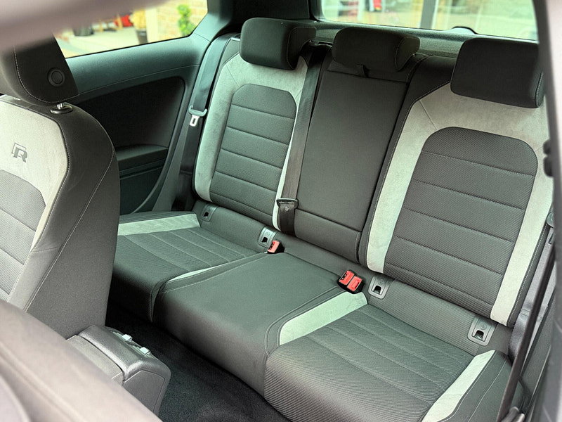 Volkswagen Golf 2.0 TSI BlueMotion Tech R Hatchback 3dr Petrol DSG 4Motion Euro 6 (s/s) (300 ps)