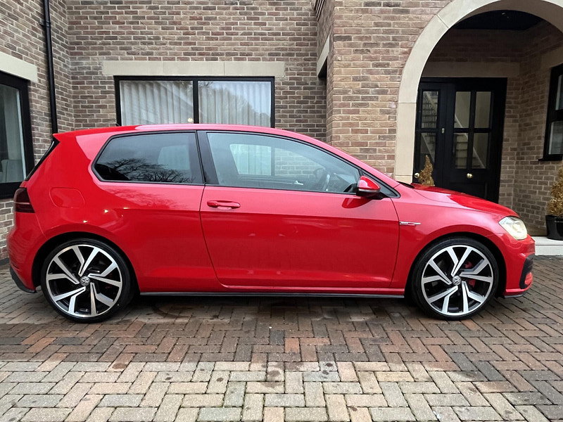 Volkswagen Golf 2.0 TSI GTI Euro 6 (s/s) 3dr