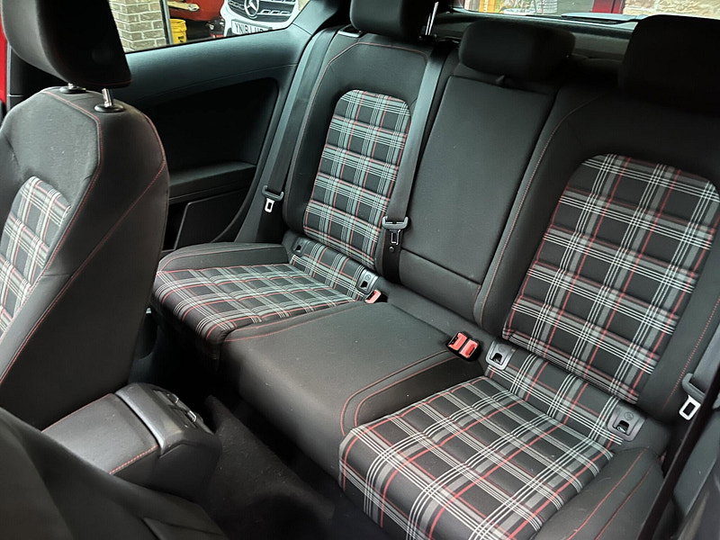 Volkswagen Golf 2.0 TSI GTI Euro 6 (s/s) 3dr