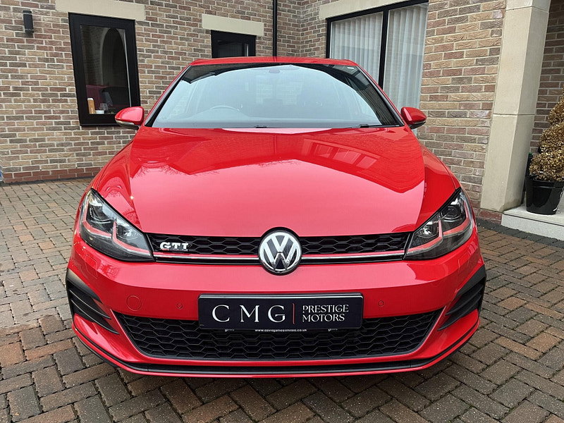 Volkswagen Golf 2.0 TSI GTI Euro 6 (s/s) 3dr