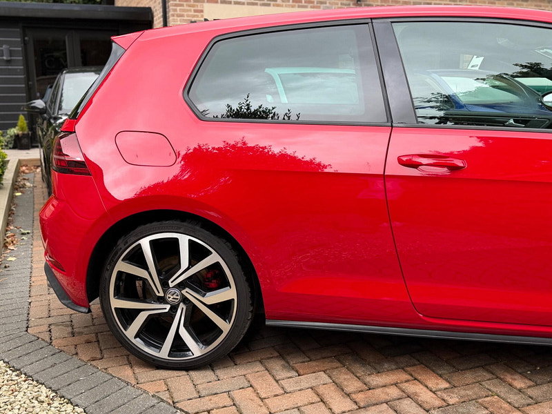 Volkswagen Golf 2.0 TSI GTI Euro 6 (s/s) 3dr
